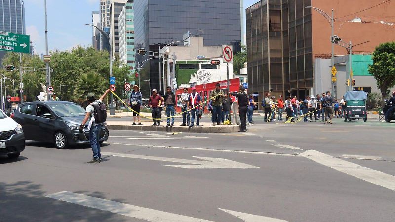 Bloquea la CNTE Reforma e Insurgentes